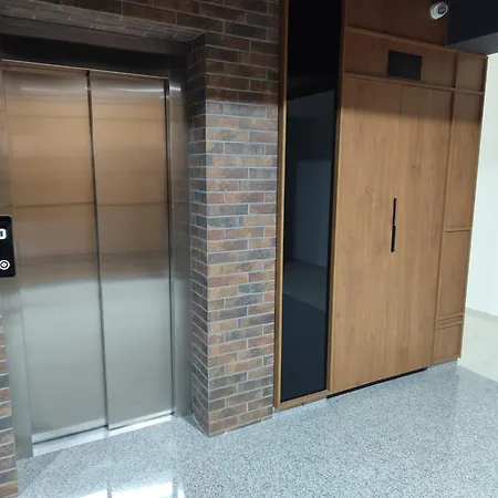 Kael Apartment-near Airport スコピエ